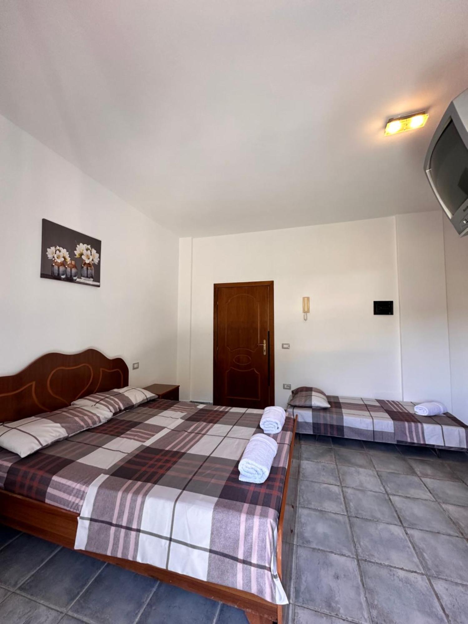 Hotel Adriatik Shëngjin 外观 照片